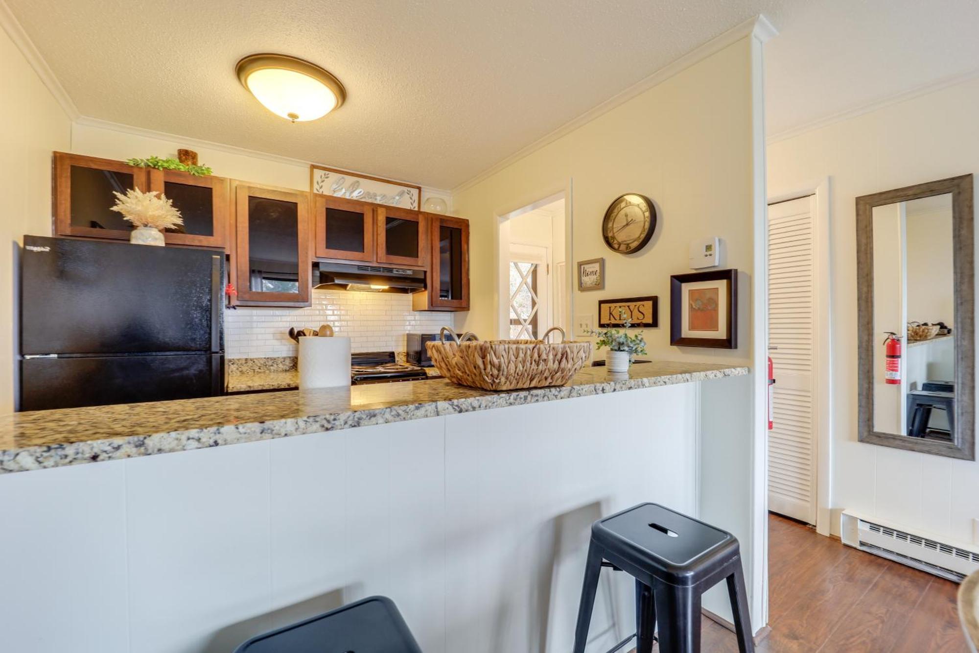 Beech Mountain Studio With Balcony Less Than 1 Mi To Skiing! Екстер'єр фото