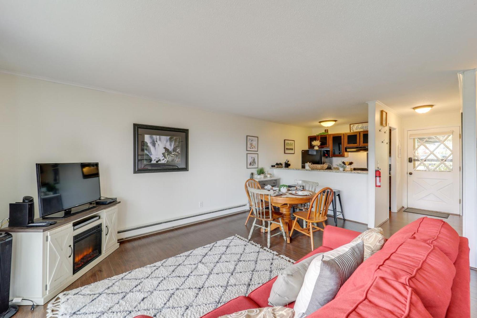 Beech Mountain Studio With Balcony Less Than 1 Mi To Skiing! Екстер'єр фото